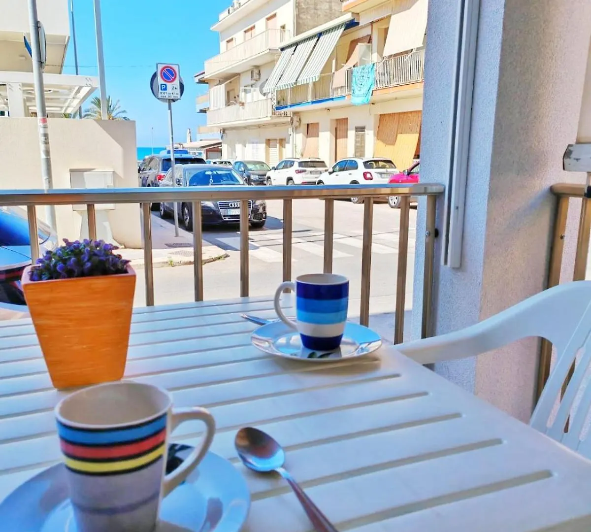 Travelliving •Casa Margarita•, Beachfront Marina di Ragusa