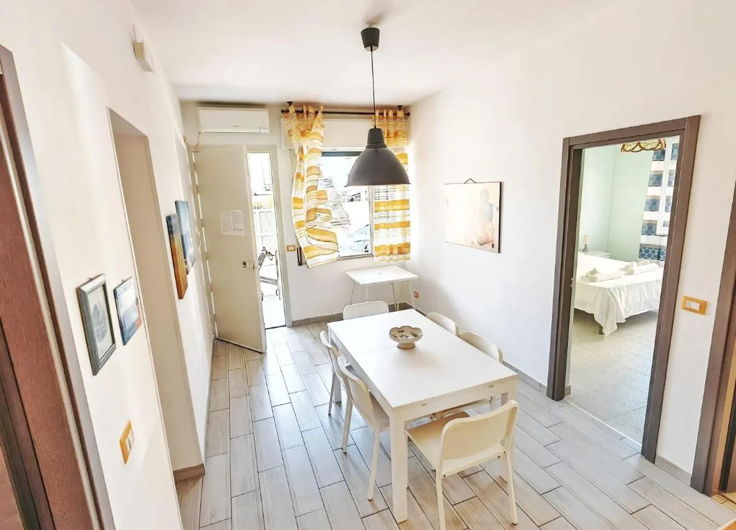 Travelliving •Casa Margarita•, Beachfront Marina di Ragusa 0*,  İtalya